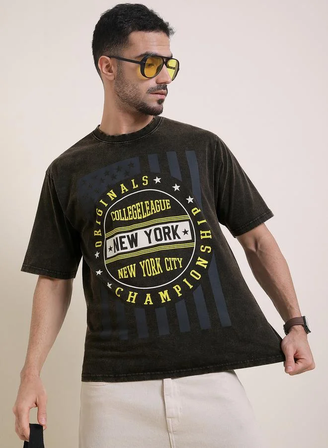 ديلينجر تيشيرت مطبع بقصة واسعة وغسيل حمضي للرجال